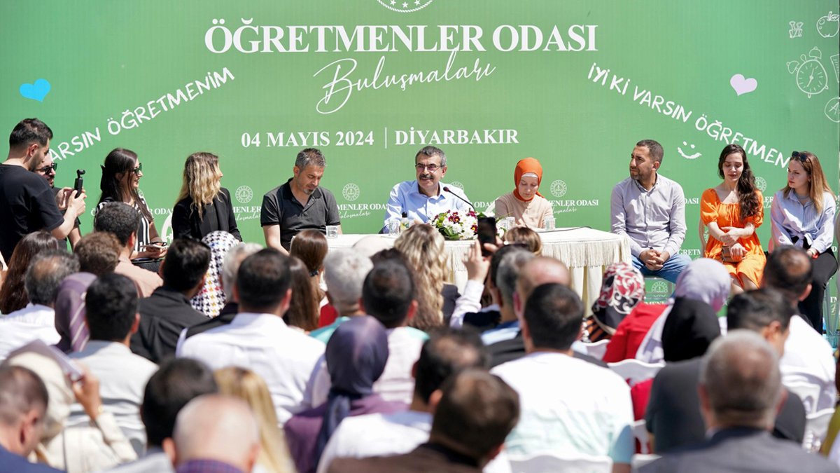 Milli Eğitim Bakanı Yusuf Tekin öğretmen atamaları için tarih verdi