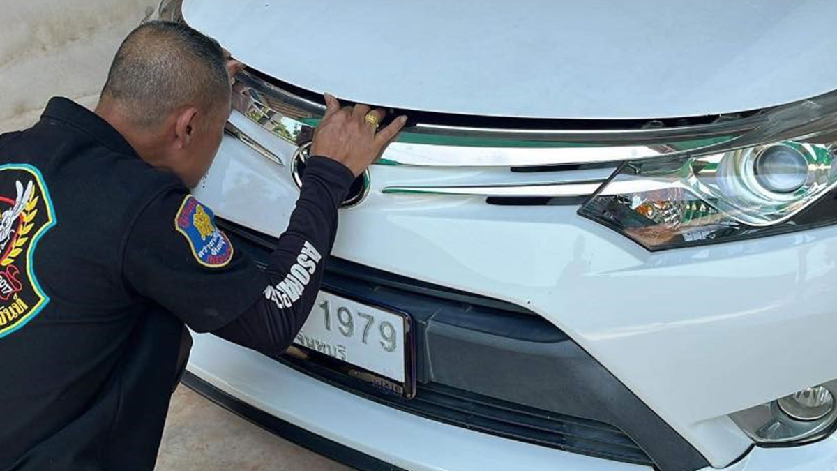 Arabasının kaputunu açınca korkudan dili tutuldu! Görüntüleri izlemek yürek ister