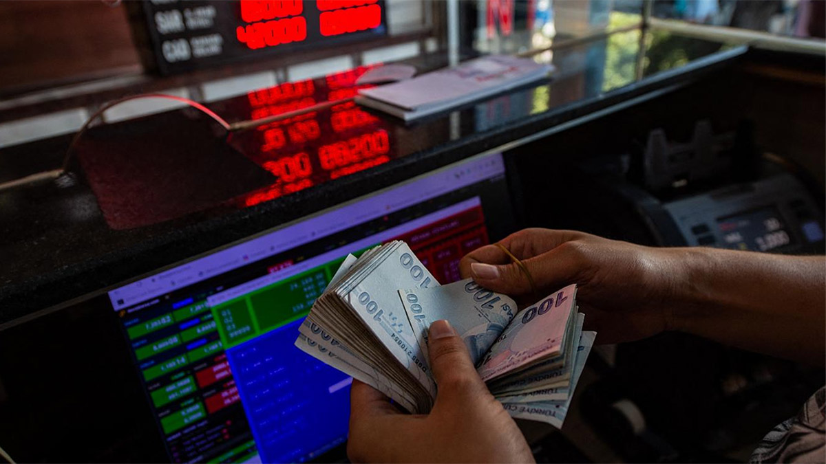 Türkiye'nin uyarılara rağmen çıktığı swap piyasasına dönmesine ekonomistlerden tepki! "Bu yıkımın hesabını kim verecek?"