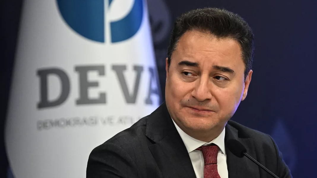 Babacan sosyal medyadaki o reklamlar için uyardı: Fotoğraflarım kullanılarak insanlar dolandırılıyor