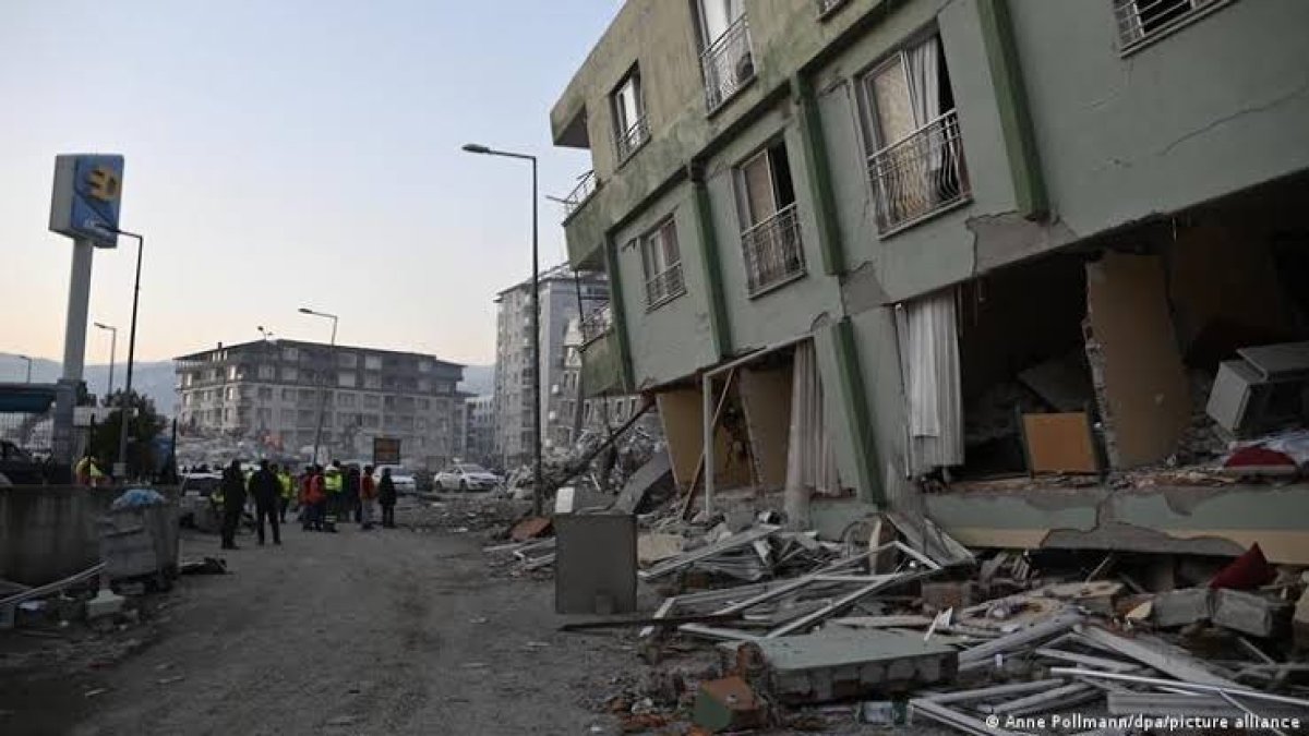 Deprem sonrası imar affı! Ruhsatsız, kaçak yapılara af