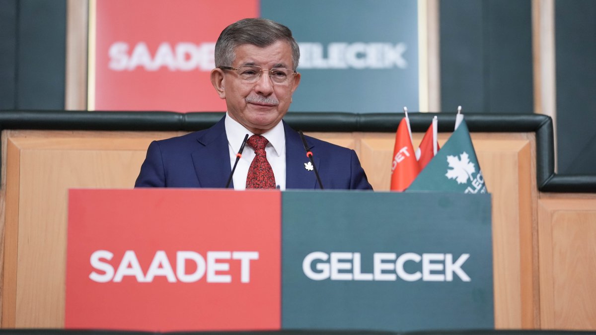 Davutoğlu'ndan anayasa tepkisi: Mesele Türkiye'yi meşgul etmekse bu oyuna gelmeyiz