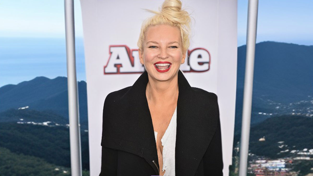 Ünlü şarkıcı adını değiştiriyor! Hayranları şokta, hiç kimse bunu beklemiyordu