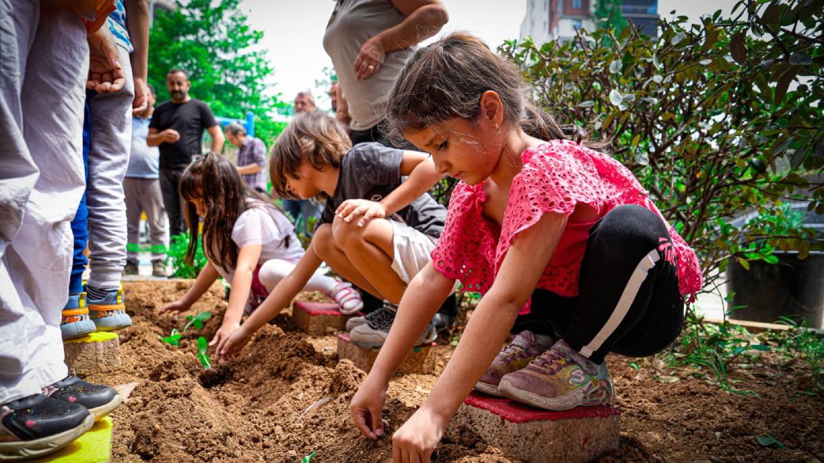 Kartallı minikler toprakla buluştu