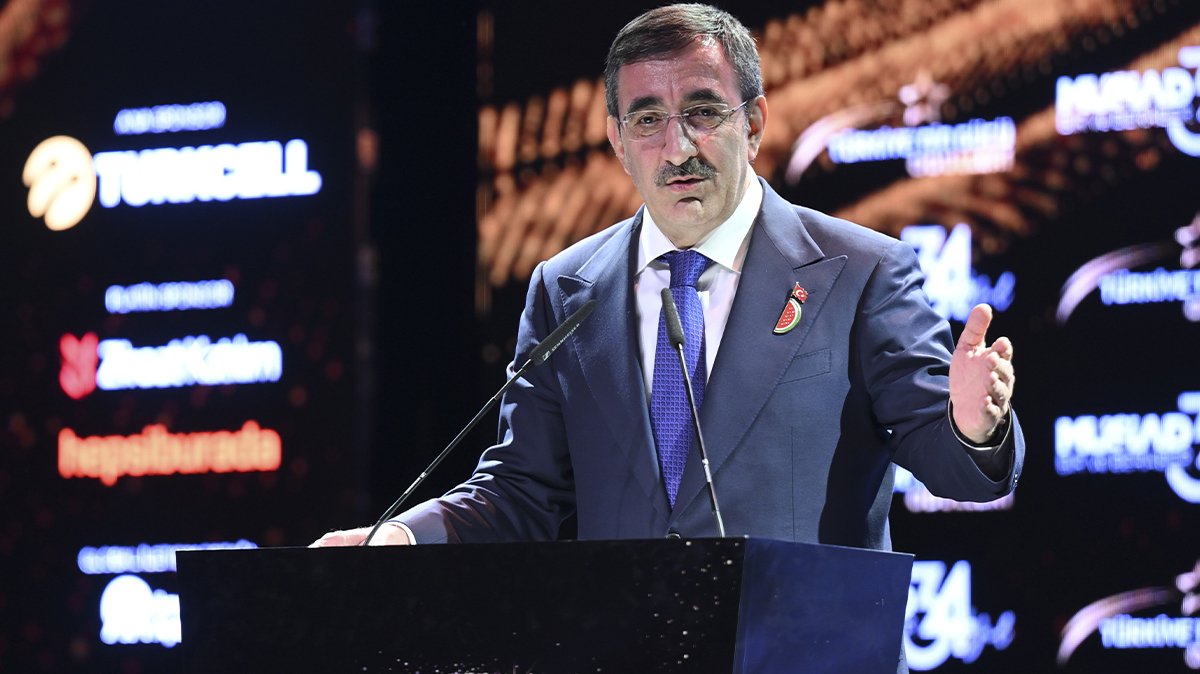 'Ücret artışlarında ne yapsanız enflasyon eritiyor' Cumhurbaşkanı Yardımcısı Cevdet Yılmaz'dan dikkat çeken açıklama