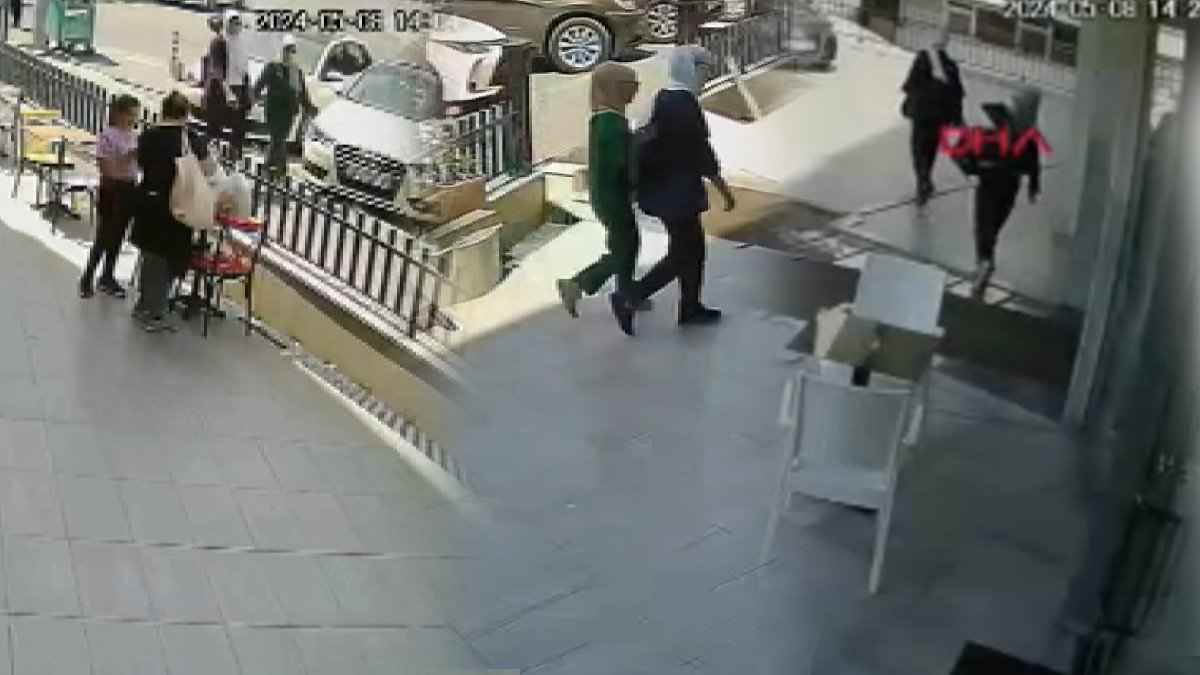 Milyonluk vurgun kamerada! Altın dolu çelik kasayı valize koyup götürdüler