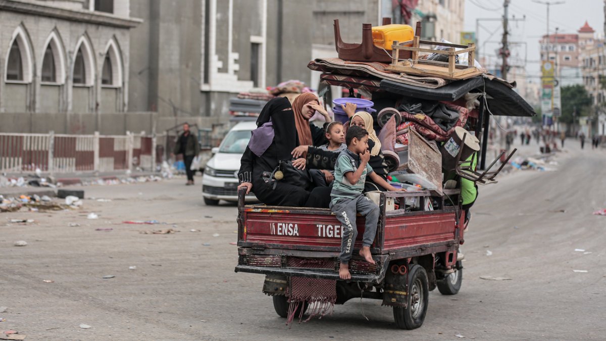 UNRWA: 150 bin kişi Refah'tan göç etti