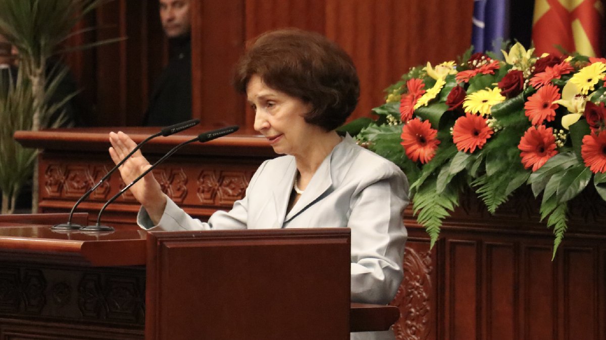 İkinci turda yüzde 64’le kazanmıştı: Kuzey Makedonya’nın ilk kadın lideri görevi devraldı