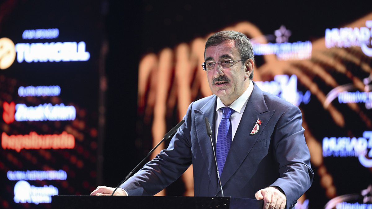 Cumhurbaşkanı Yılmaz'dan öğretmenlik meslek kanunu açıklaması: Eğitimcilere şiddet doğrudan tutuklama sebebi sayılacak