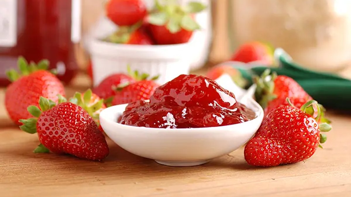 Çiçek reçeli yapmanın püf noktası buymuş! 1 çay kaşığı ekleyince şekerlenmiyor ve parlak kalıyor