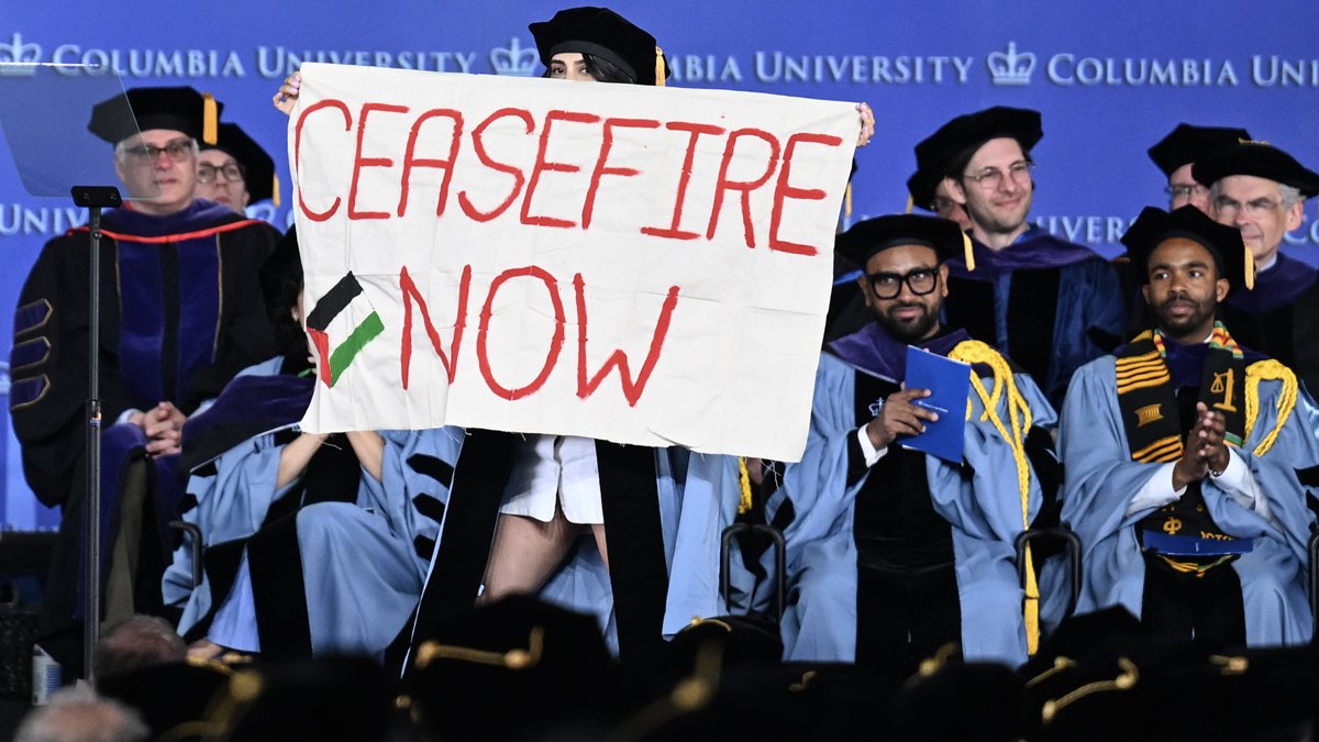 Columbia Üniversitesi'ndeki mezuniyet töreninde İsrail protestosu
