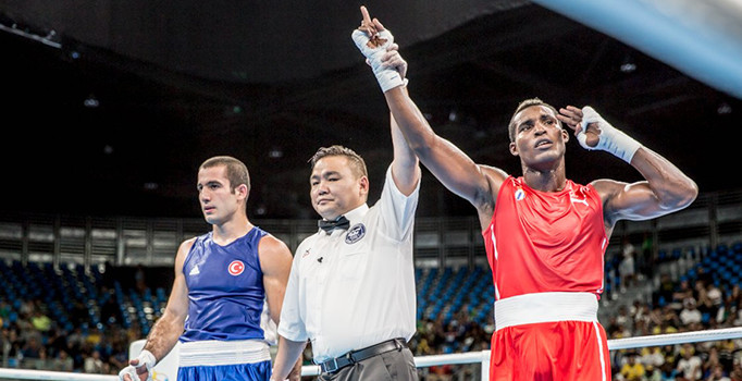 Milli boksör Mehmet Nadir Ünal da olimpiyatlara veda etti