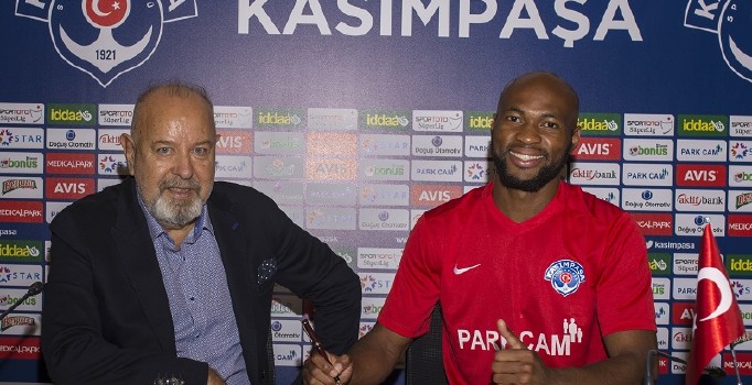 Kasımpaşa Mbia Etoundi'yi kadrosuna kattı