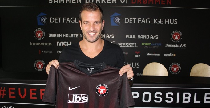 Osmanlıspor’un UEFA Avrupa Ligi’ndeki rakibi Midtjyland Van der Vaart’ı renklerine bağladı