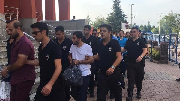 Kocaeli'de FETÖ soruşturmasında 31 polis adliyeye sevk edildi