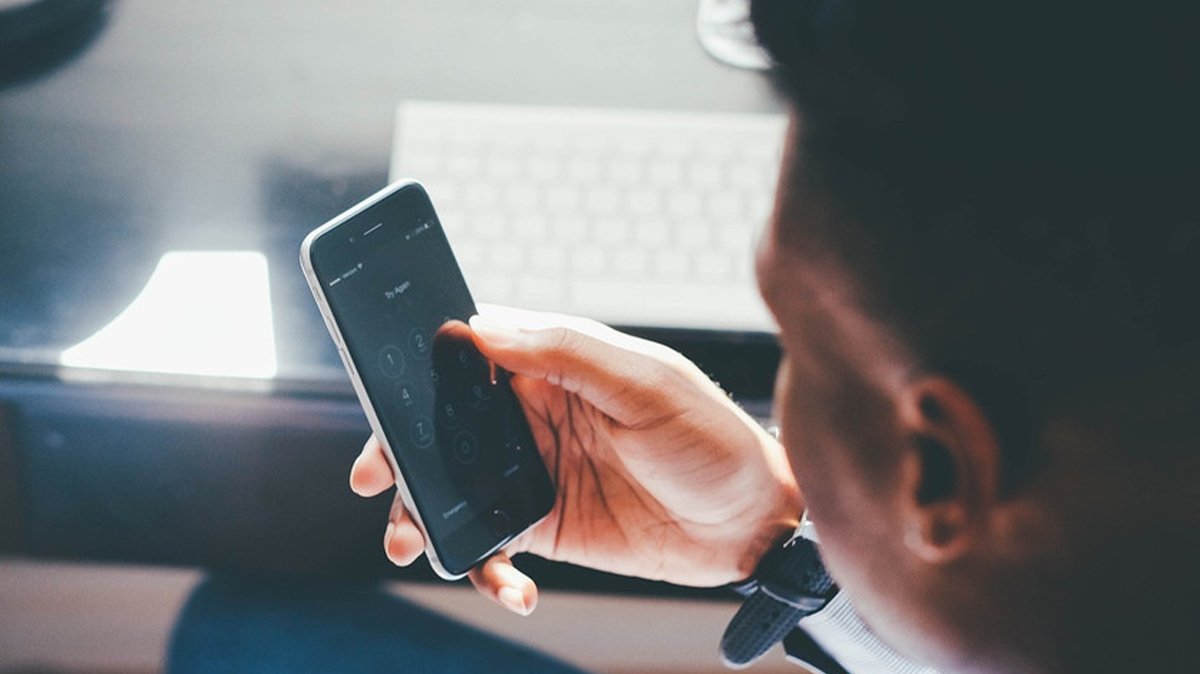 Yurt dışından getirilen ikinci telefona yasak geldi! Gümrükte el konulacak