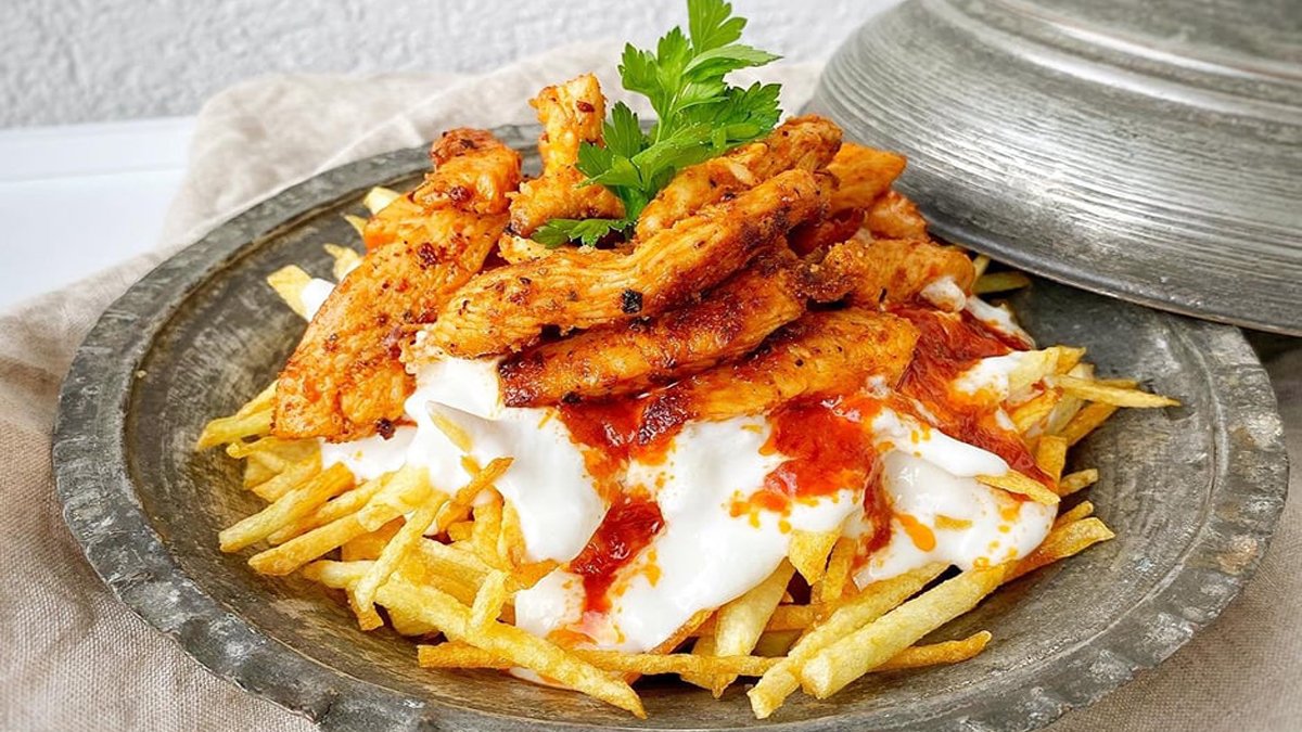 Tavuğun en lokum hali! Parmakları da yanında yediriyor, lokanta usulü çökertme kebabı tarifi