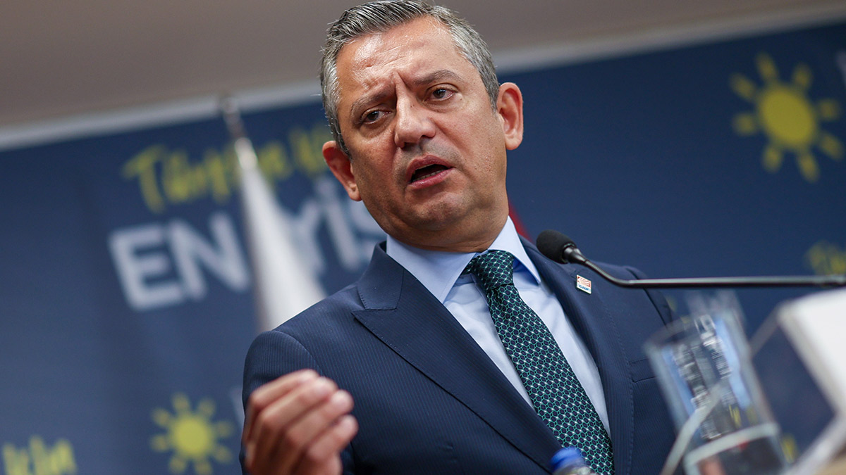 Özel'den Kobani yorumu: Bu davada bir hukuk yok