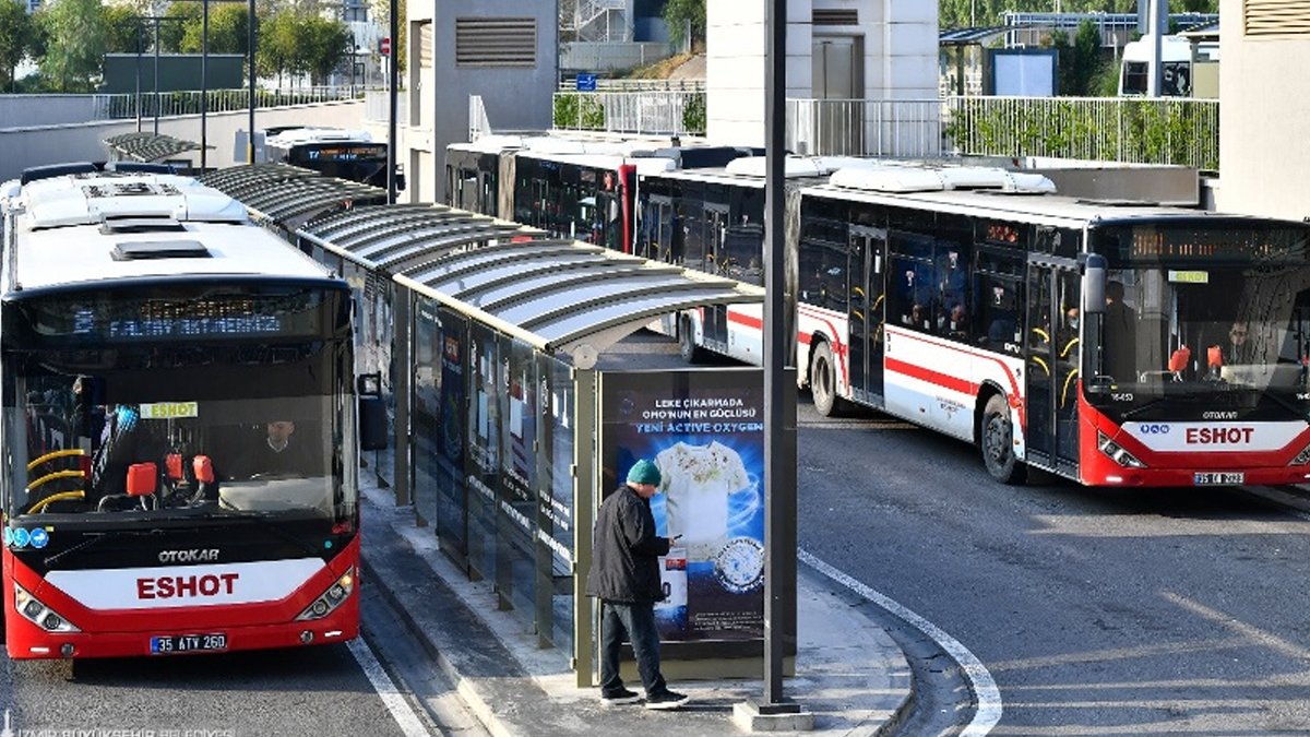 İzmir'de 19 Mayıs'ta toplu taşımaya yüzde 50 indirim: İZBAN ücretsiz