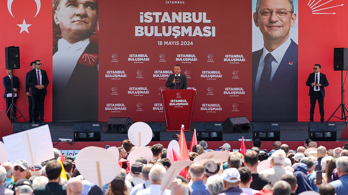 Özel Büyük Eğitim Mitingi'nde Erdoğan'a Ecevit'in sözlerini hatırlattı: Atamayacaktın neden 1 milyon günahsızı okuttun?