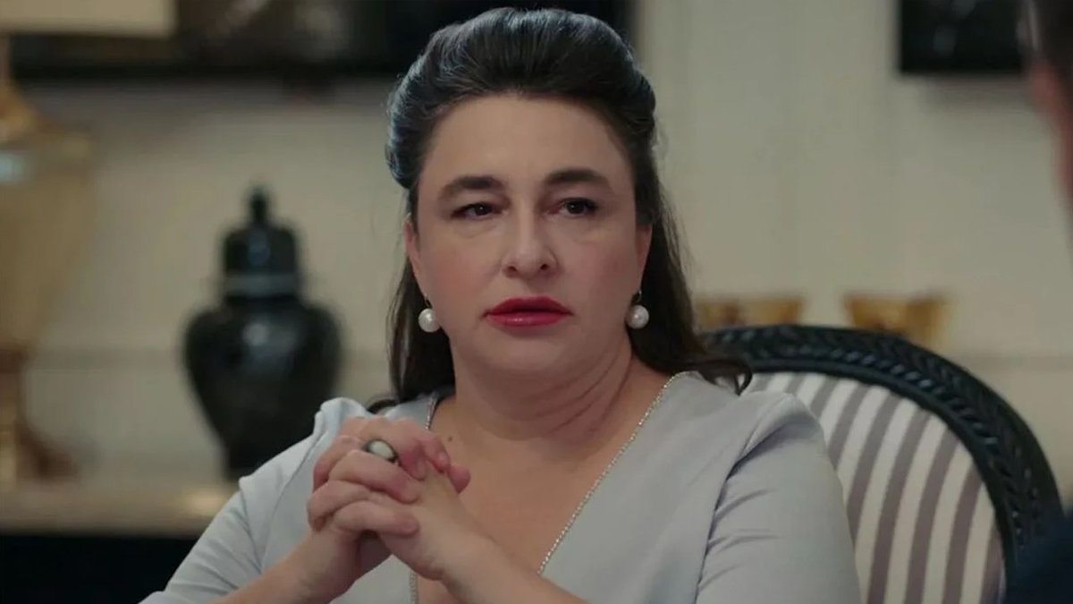 Esra Dermancıoğlu'ndan Cannes'a giden oyunculara tepki: Ben utandım