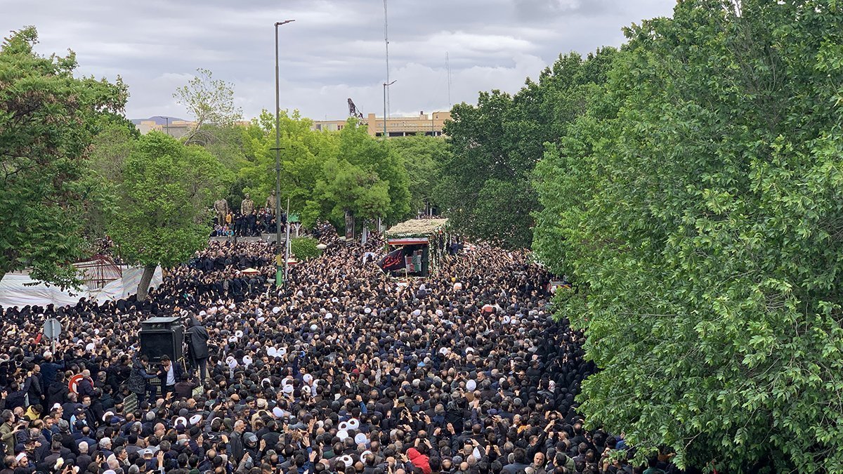 Binlerce kişi Şüheda Meydanı'na akın etti: İbrahim Reisi'ye veda