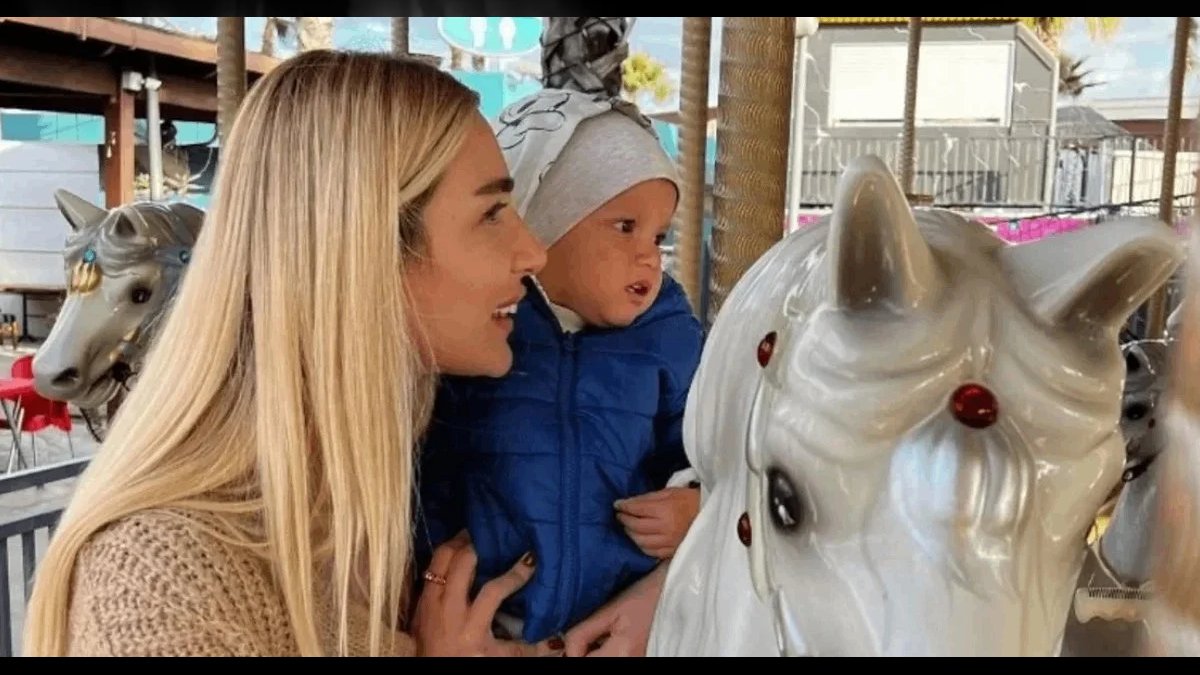 Sunucu Cansu Canan Özgen'in çocuğuna bakıcı şiddeti