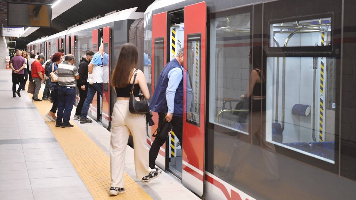 İzmir Metrosu 24 yaşında