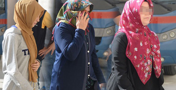 Uşak’ta FETÖ/PDY terör örgütünün 'ablalar' ismini verdiği 22 kadın tutuklandı