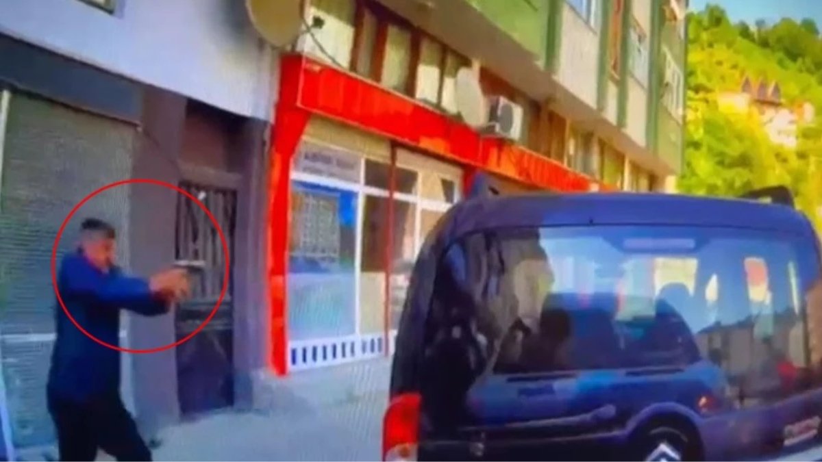 Rize sokakları Teksas'a döndü: Tartıştığı sürücüye kurşun yağdırdı