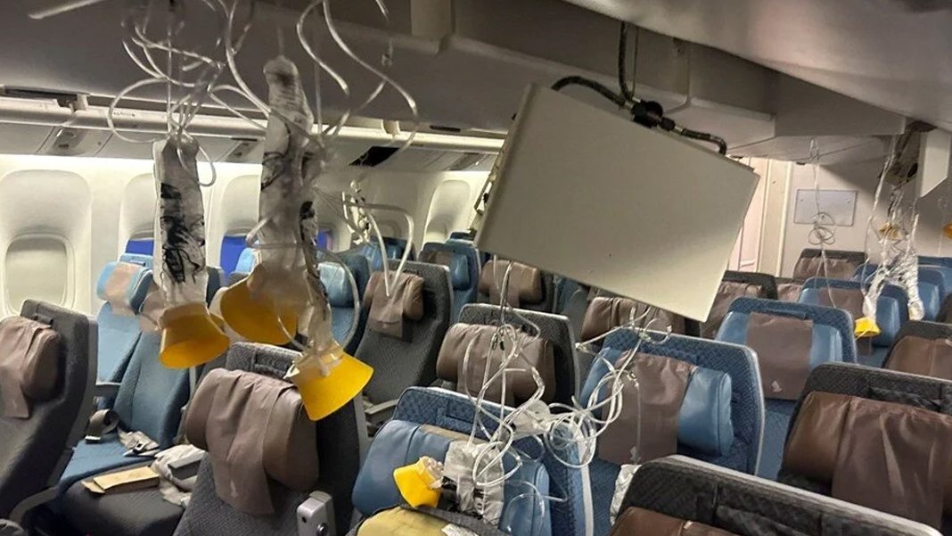 Londra-Singapur uçağında yaralanan 20 yolcu hala yoğun bakımda
