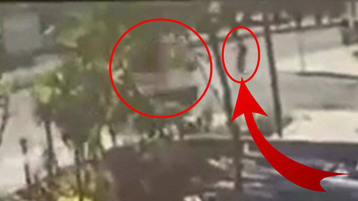 Aşırı hızlı kamyonet, bisikletli çocuğu görmedi! Yürekleri ağza getiren anlar kamerada