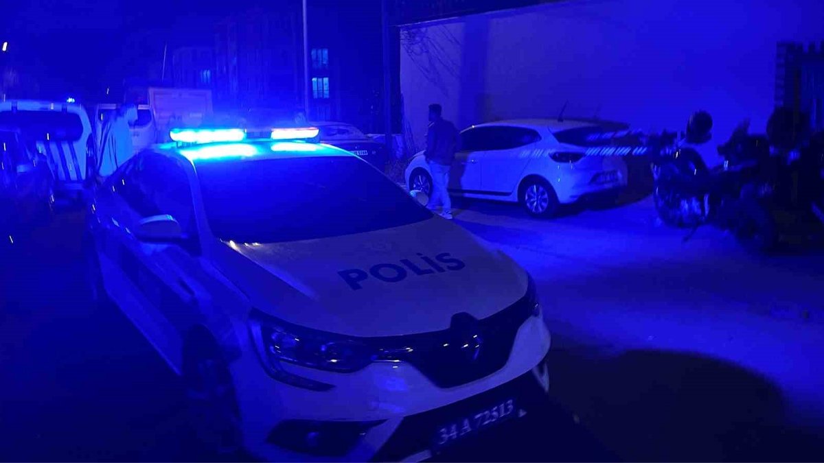 Büyükçekmece'de dehşet: Eşini pompalı tüfekle katledip intihar etti