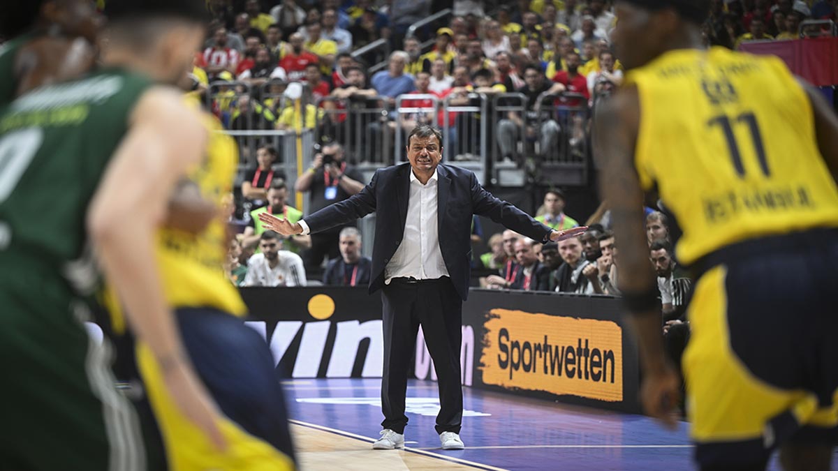 Fenerbahçe Beko elendi: Ergin Ataman'ın Panathinakos'u finale yükseldi