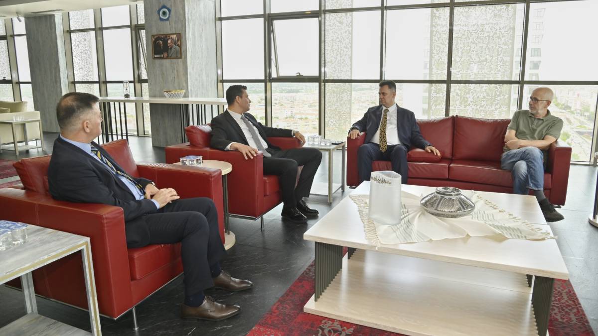 Milletvekili Bakırlıoğlu ve Akhisar OSB den Başkan Zeyrek e ziyaret