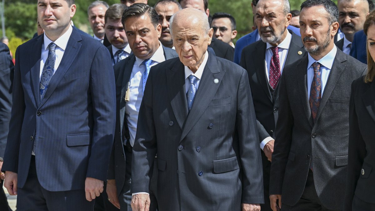 Bahçeli'den asgari ücret mesajı: Artışa ilişkin bir şey gelirse destekleriz