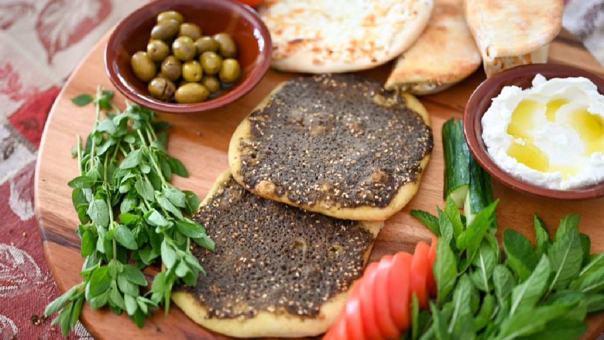 Eşsiz Lübnan mutfağını evinize taşıyın Ona Lübnan Pizzası deniyor orjinali