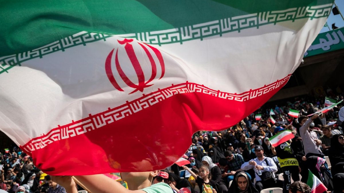 İran'da ilk cumhurbaşkanı adayları belli oldu