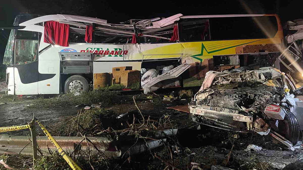 Mersin'de TAG Otoyolu'nda zincirleme kaza: 10 ölü 39 yaralı