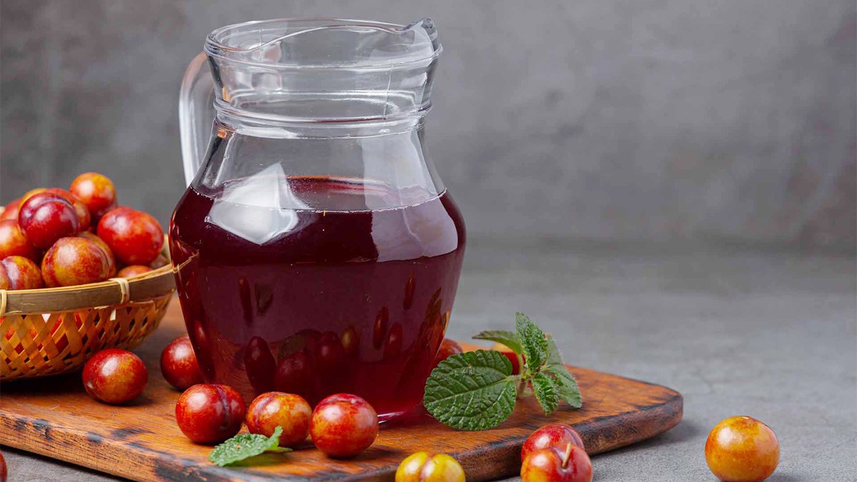 Mevsimi gelmişken yapın! Kan yapan nefis erik kompostosu tarifi: Yaz kış taze taze tüketin