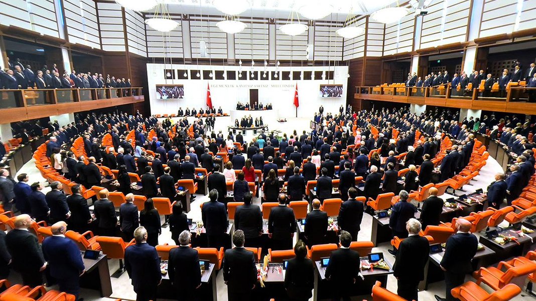 Tasarruf tedbirlerinden sonra yeni paket yolda! İhale kanunu nihayet değişiyor