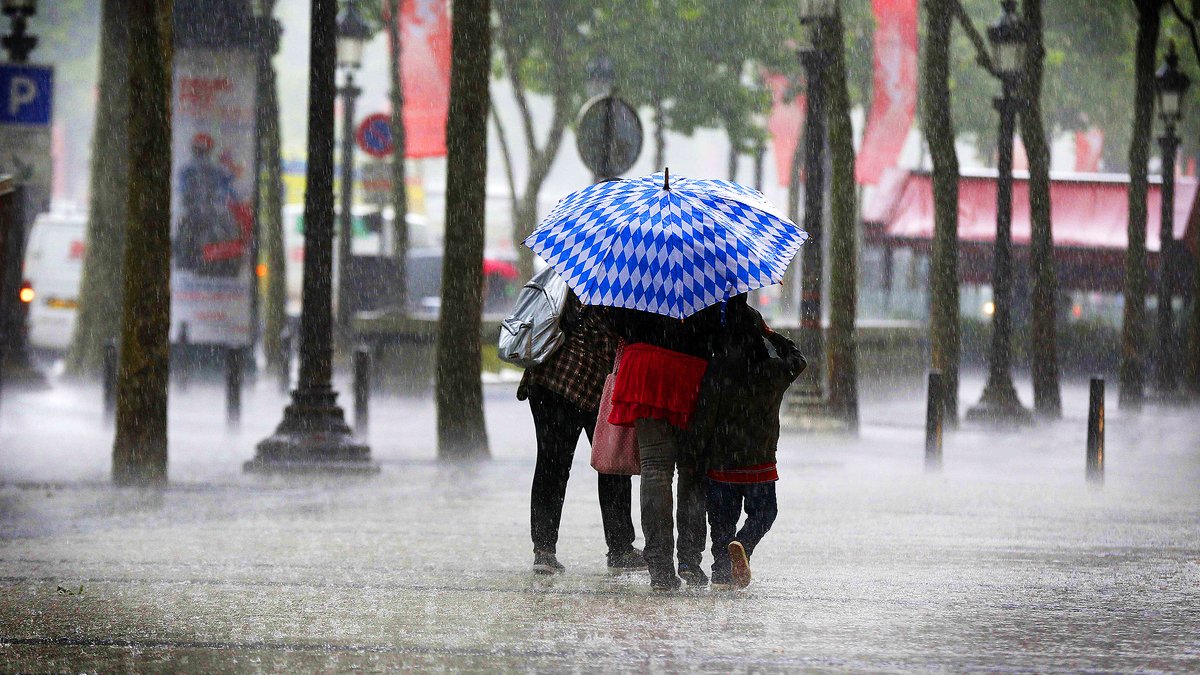 Meteoroloji saat vererek uyardı: Gök gürültülü sağanak ve fırtına geliyor