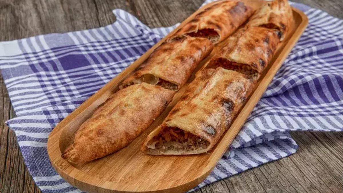 Görüşünü bile ağzı sulandırıyor! Masterchef kır pidesi tarifi: Fırından çıkınca bunu sürerseniz yumuşacık oluyor