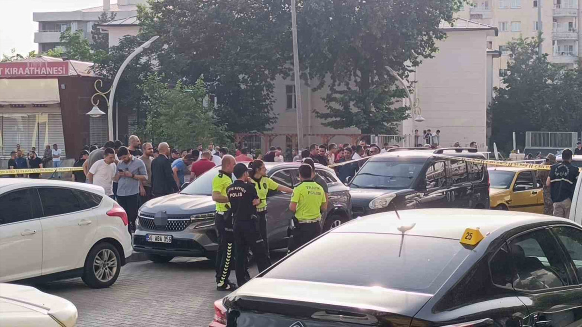 Siirt Valisi çatışmanın ortasında kaldı