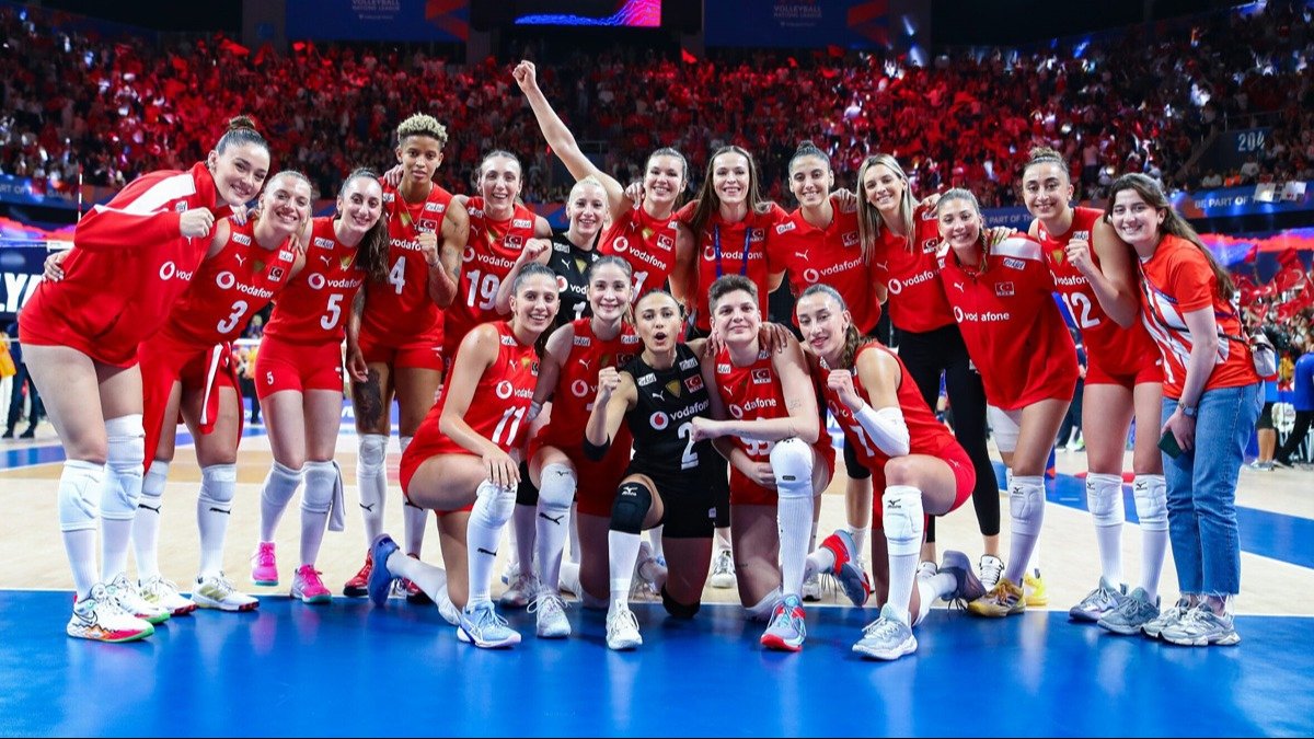 Vargas şov yaptı Sırbistan'ı rahat geçtik: Filenin Sultanları yoluna kayıpsız devam ediyor