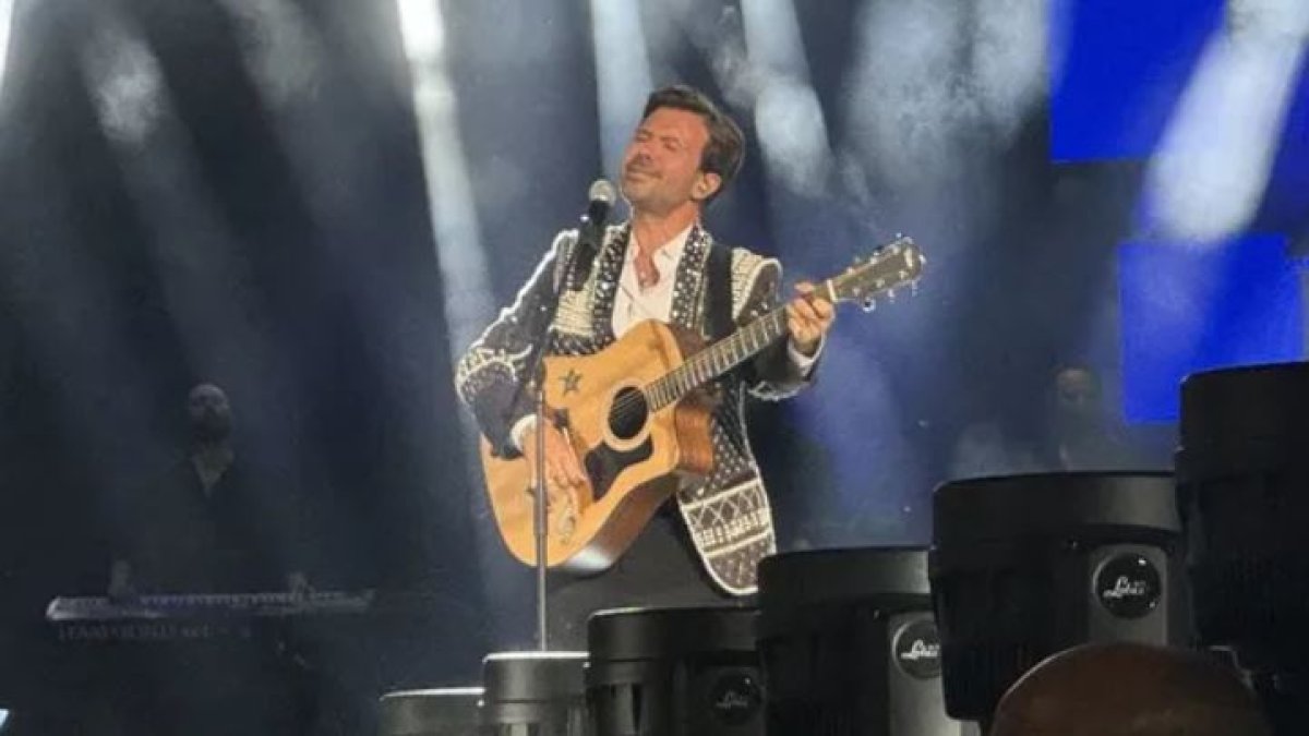 Yalın'dan 20'nci yılına özel konser: 4 yaşında bir çocuğun elinden tutuyorsunuz