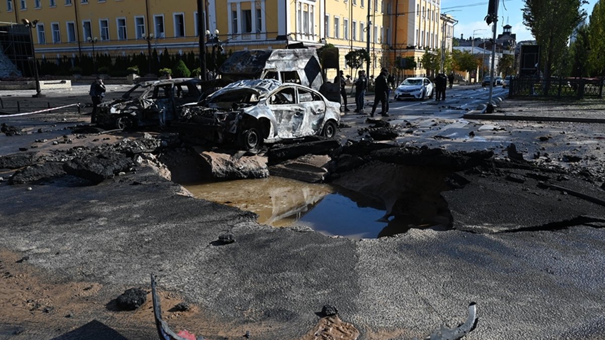 Rusya Ukrayna’daki enerji tesislerini vurdu