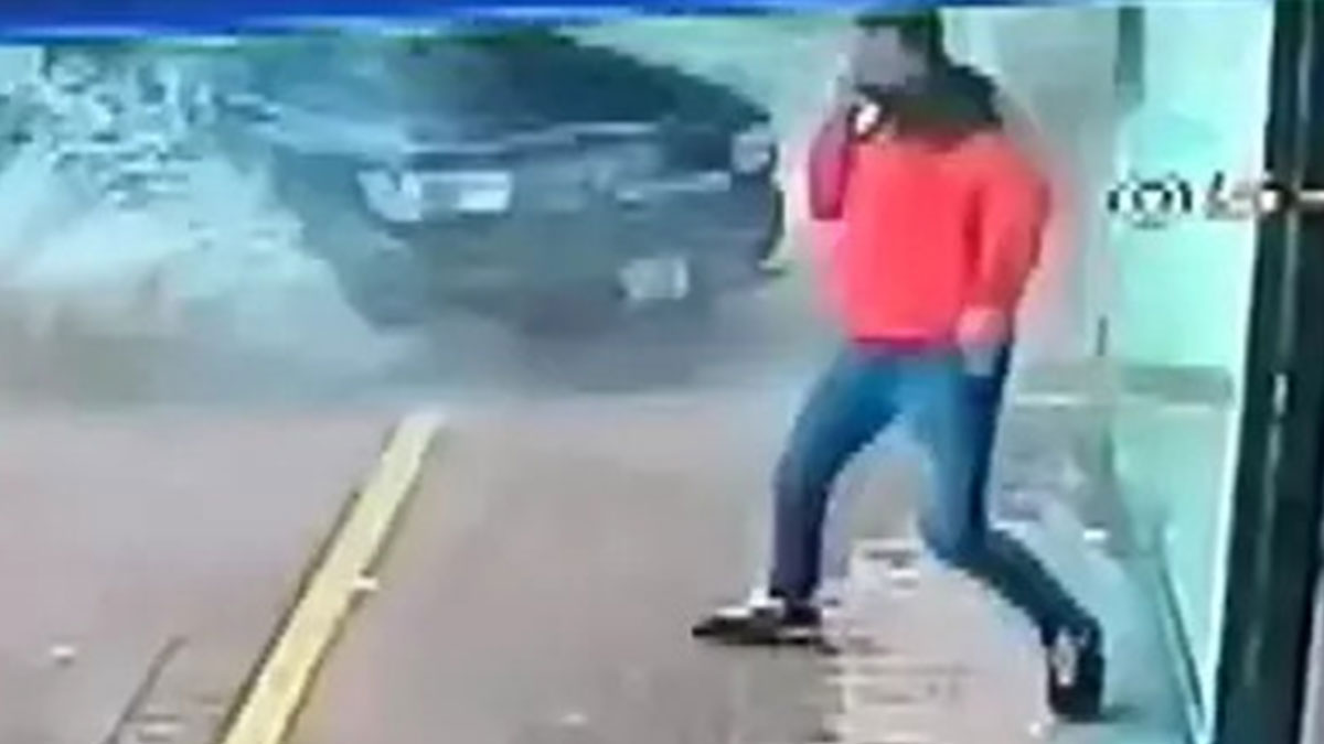 Ölüm teğet geçti: O anlar kamerada! Verilmiş sadakası varmış...