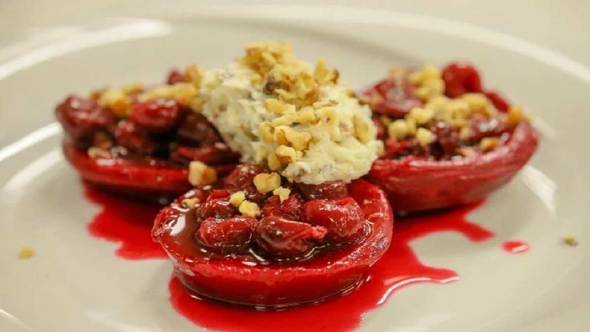 Sadece zeytinyağlısı biliniyor tatlısı deneyen bu neymiş diyor! Enginar tatlısının tadına bakan gerçek olduğuna inanamıyor