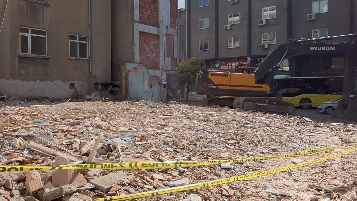 1 kişiye mezar olmuştu! Küçükçekmece'de çöken binanın sahibine tutuklama